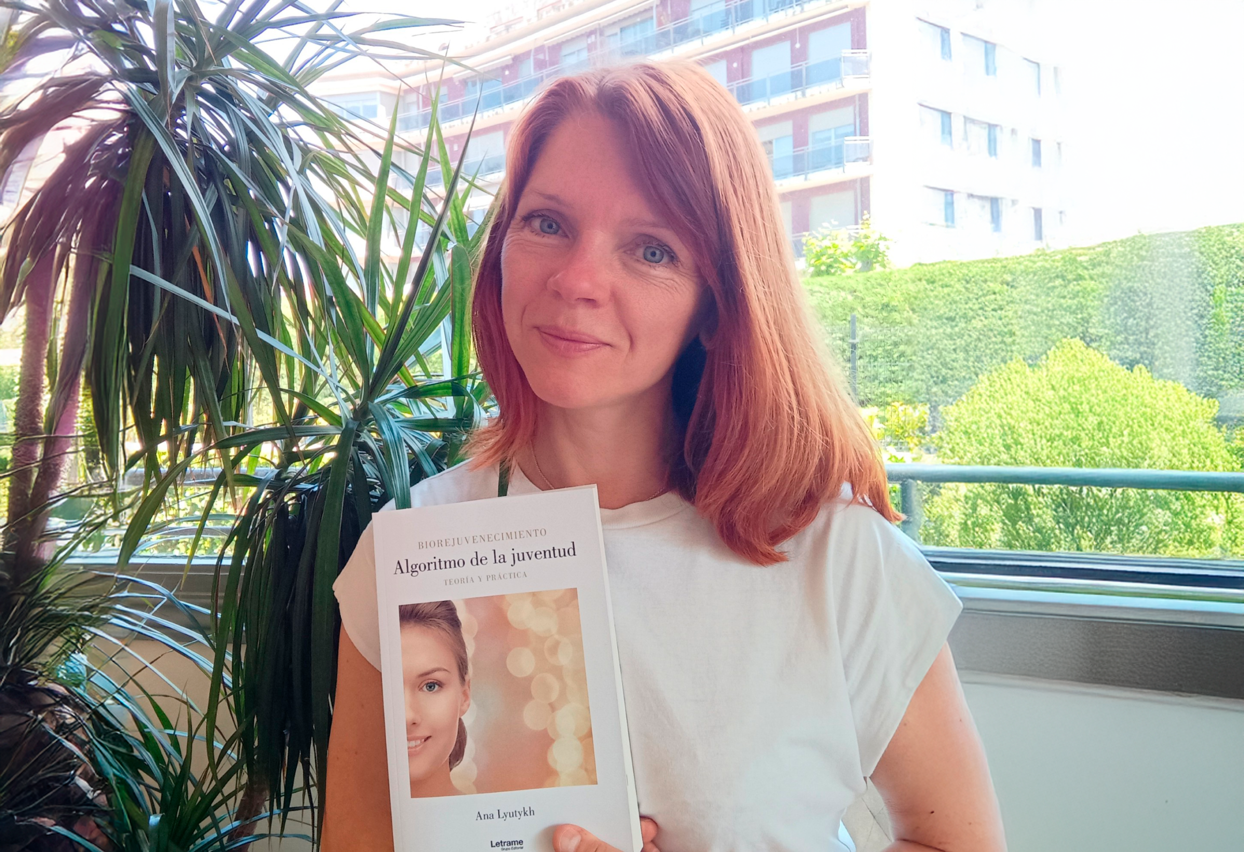 Ana Lyutykh presenta su primer libro sobre rejuvenecimiento natural y bienestar integral